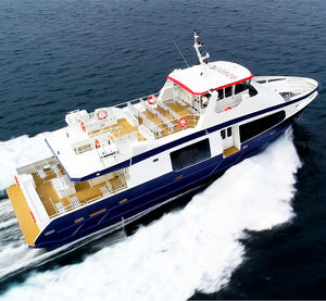 bateau à passagers / in-bord / diesel / en aluminium