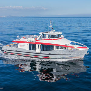 bateau à passagers 1