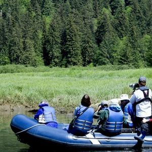 bateau pneumatique hors-bord