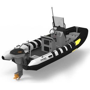 bateau pneumatique hors-bord