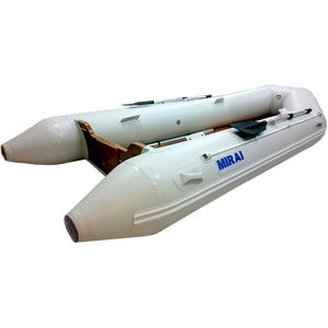 bateau pneumatique hors-bord