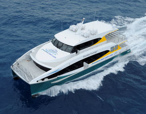 bateau à passagers 1