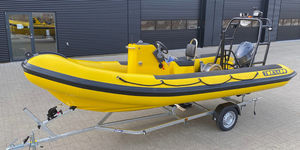 bateau de surveillance 1