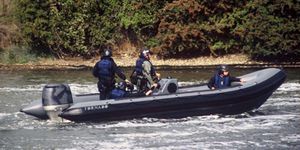 bateau de surveillance 1