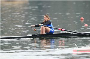 bateau d'aviron de course