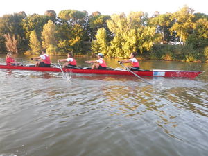 bateau d'aviron de loisir