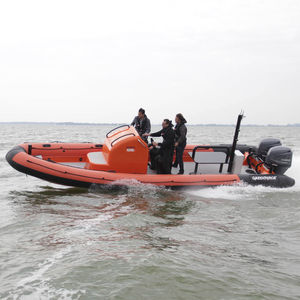bateau pneumatique hors-bord 1