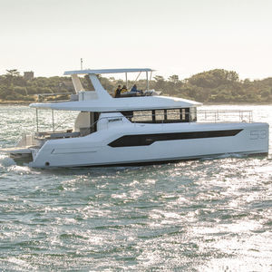 motor-yacht catamaran