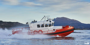 bateau de travail