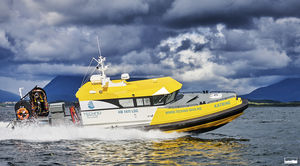 bateau de support pour la plongée