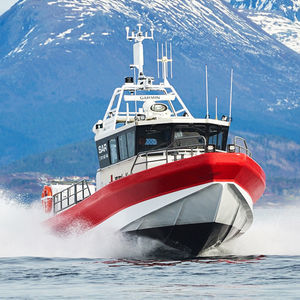 bateau de recherche et sauvetage 1