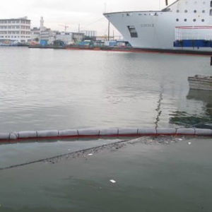 barrage pour pollution aux hydrocarbures