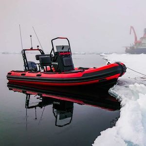 bateau de travail