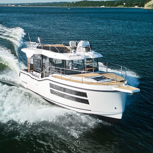 trawler in-bord