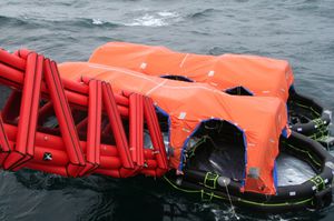 toboggan d'évacuation maritime pour navire