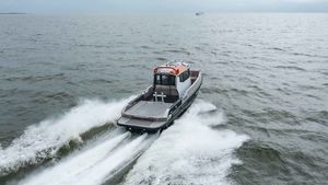 bateau de service portuaire 1