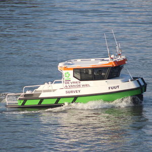 bateau d'étude hydrographique 1