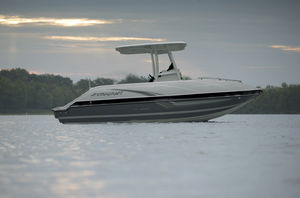 deck-boat hors-bord