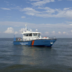 bateau de surveillance 1