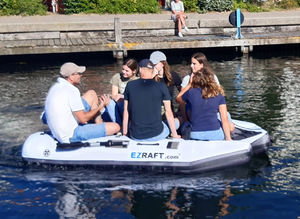 bateau pneumatique hors-bord