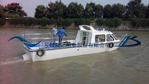 bateau de travail