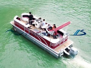 bateau ponton hors-bord
