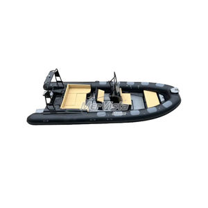 bateau pneumatique hors-bord 1