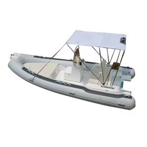 bateau pneumatique hors-bord