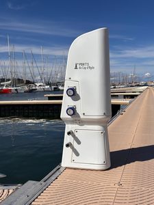 borne de distribution électrique