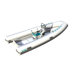 bateau pneumatique hors-bord