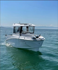 bateau de pêche-promenade hors-bord