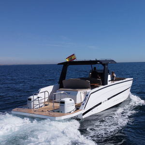 coque open catamaran