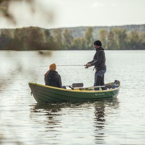 bateau d'aviron de loisir
