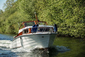 cabin-cruiser hors-bord