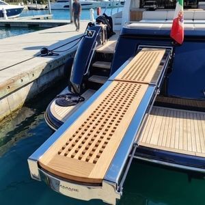 passerelle pour bateau