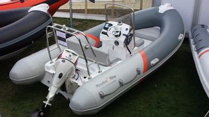 bateau pneumatique hors-bord 1