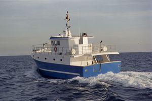 bateau professionnel chalutier