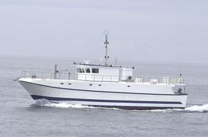 navire de pêche palangrier 1