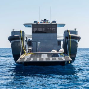 navire spécial de surveillance / de débarquement