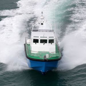 bateau de surveillance / in-bord hydrojet