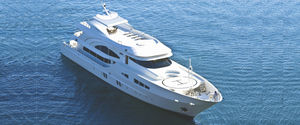 mega-yacht de croisière / avec timonerie / en acier / sur mesure