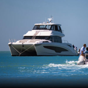 motor-yacht catamaran à moteur