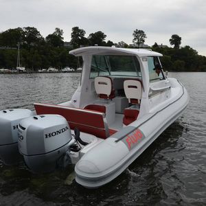 bateau pneumatique hors-bord 1
