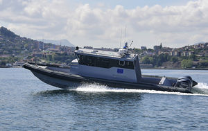bateau de surveillance