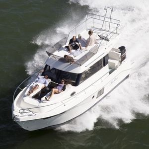 cabin-cruiser hors-bord