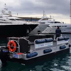 barge de pompage des eaux usées