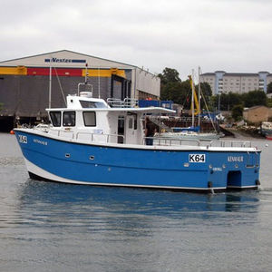 bateau de pêche professionnelle