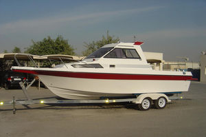 cabin-cruiser hors-bord