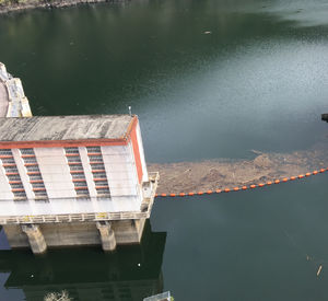 barrage à débris