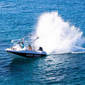 runabout hors-bord / bow-rider / de wakeboard / de ski nautique